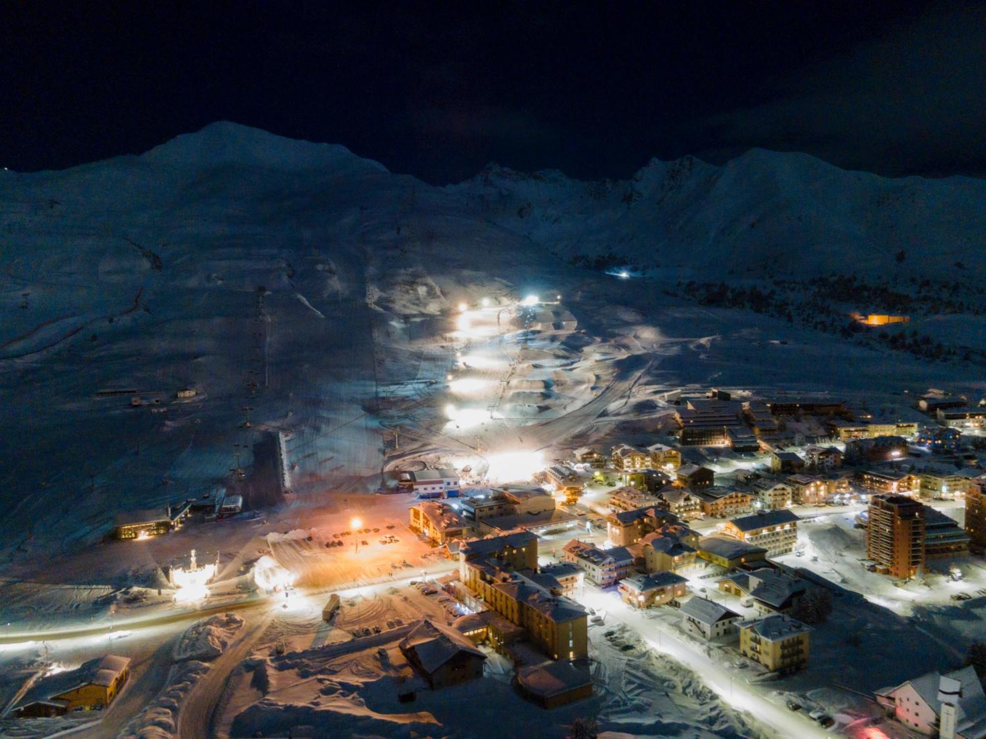 Casa Vacanza Tonale Passo del Tonale Exterior photo